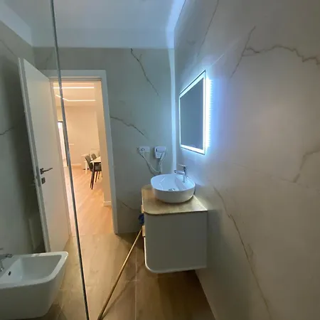 B&e Riviera Vlorë