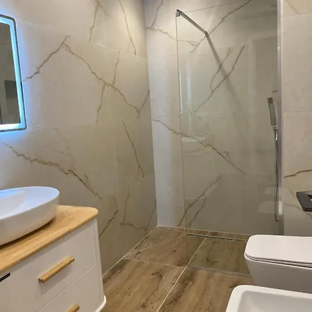 B&e Riviera Vlorë